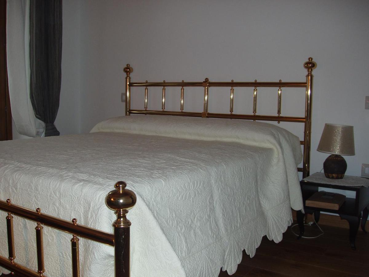 Il Giardino Di Rosmarino Bed & Breakfast Pontremoli Bagian luar foto