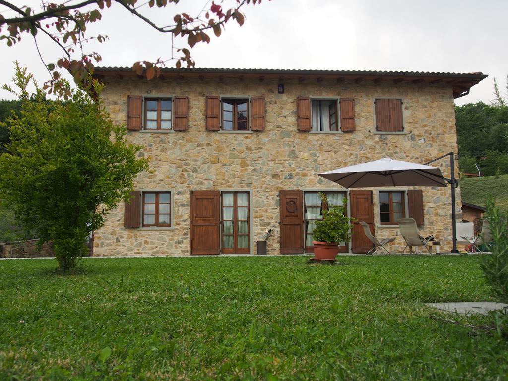 Il Giardino Di Rosmarino Bed & Breakfast Pontremoli Bagian luar foto