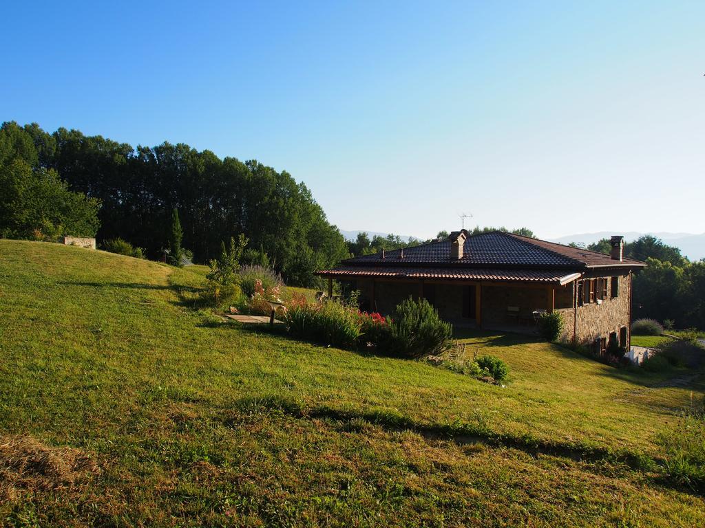 Il Giardino Di Rosmarino Bed & Breakfast Pontremoli Bagian luar foto
