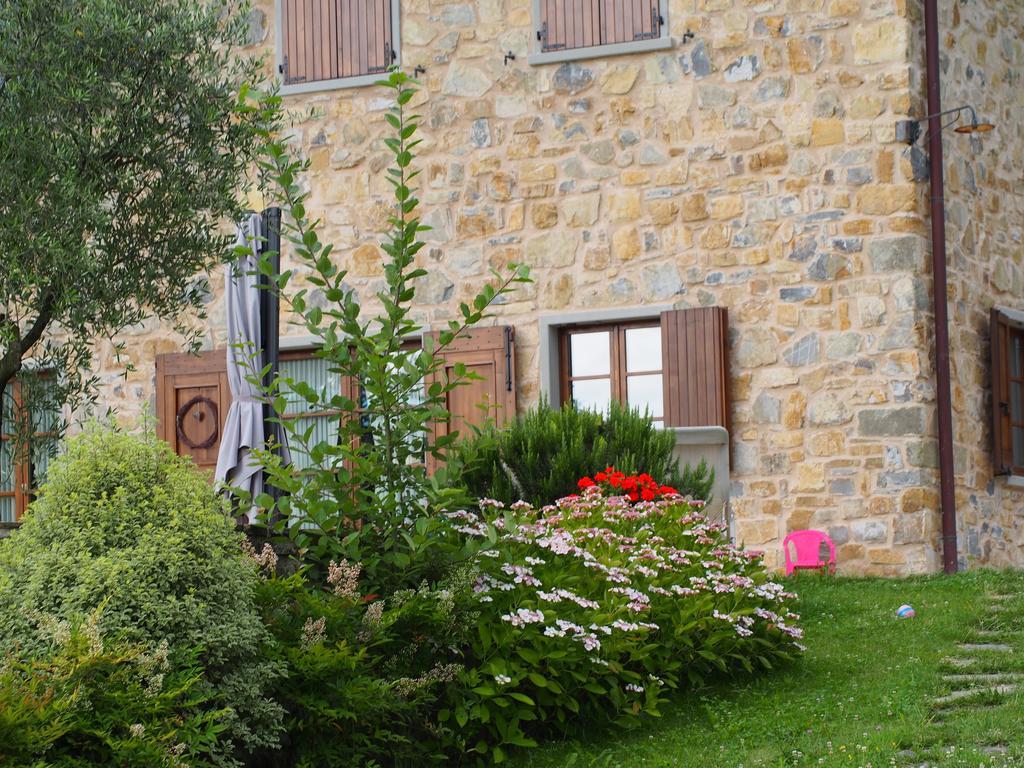 Il Giardino Di Rosmarino Bed & Breakfast Pontremoli Bagian luar foto