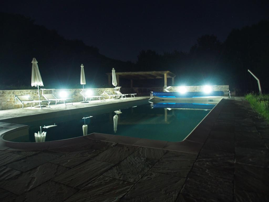 Il Giardino Di Rosmarino Bed & Breakfast Pontremoli Bagian luar foto