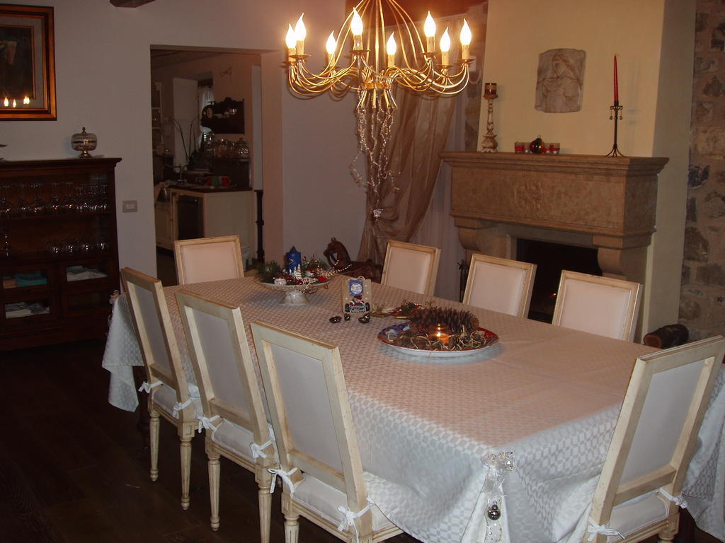 Il Giardino Di Rosmarino Bed & Breakfast Pontremoli Bagian luar foto