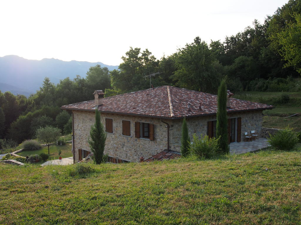 Il Giardino Di Rosmarino Bed & Breakfast Pontremoli Bagian luar foto