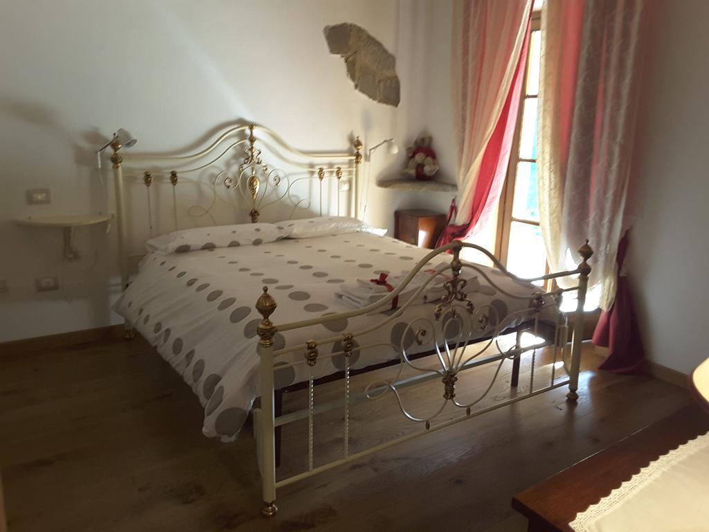 Il Giardino Di Rosmarino Bed & Breakfast Pontremoli Bagian luar foto