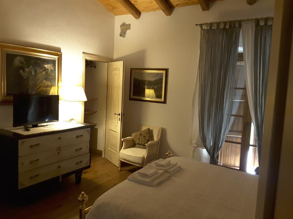Il Giardino Di Rosmarino Bed & Breakfast Pontremoli Bagian luar foto