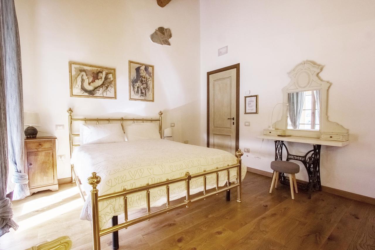 Il Giardino Di Rosmarino Bed & Breakfast Pontremoli Bagian luar foto
