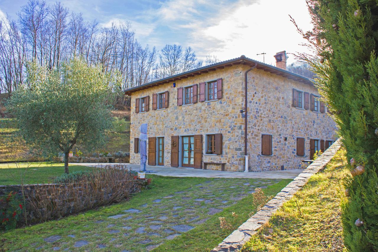 Il Giardino Di Rosmarino Bed & Breakfast Pontremoli Bagian luar foto