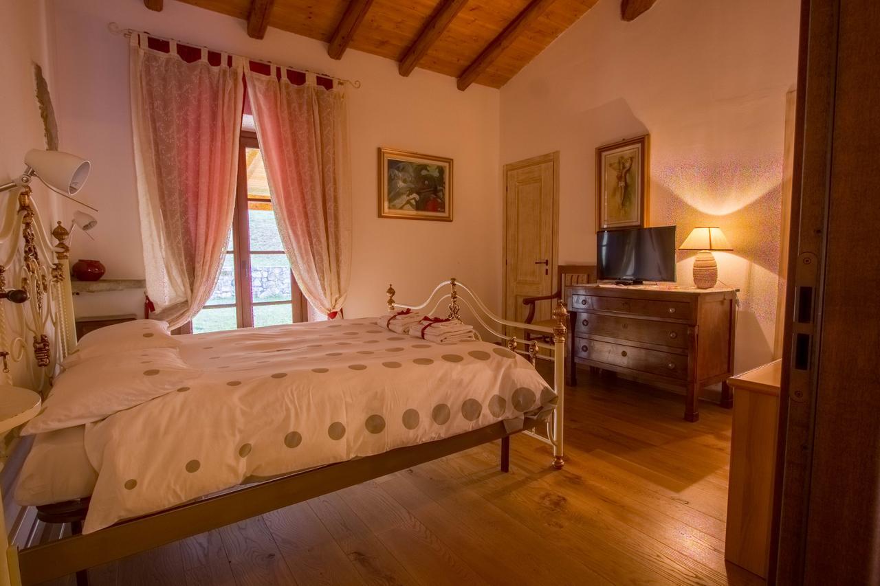 Il Giardino Di Rosmarino Bed & Breakfast Pontremoli Bagian luar foto