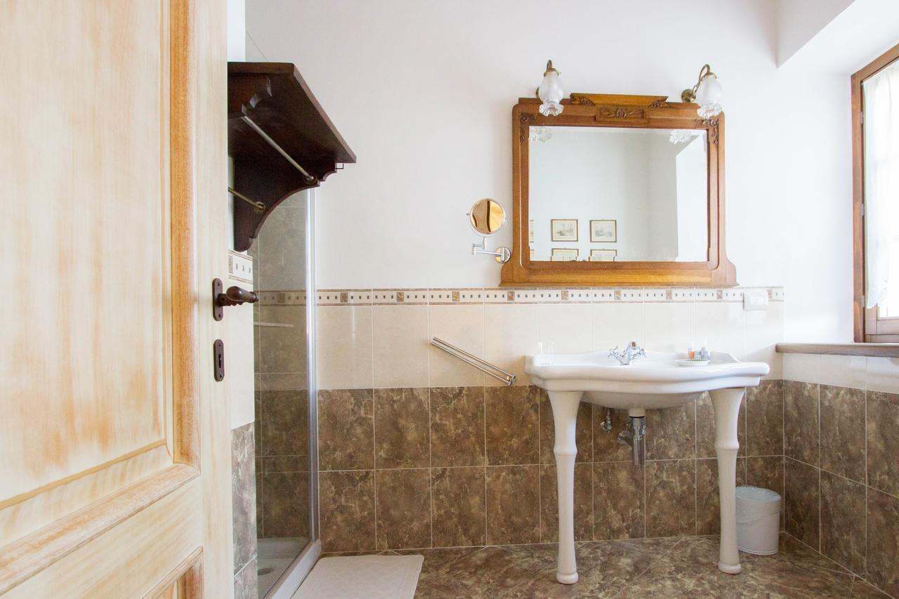 Il Giardino Di Rosmarino Bed & Breakfast Pontremoli Bagian luar foto