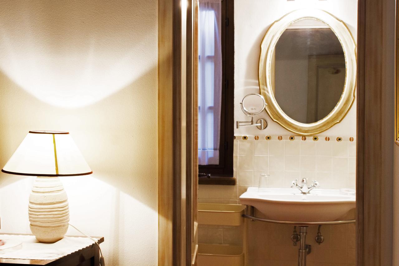 Il Giardino Di Rosmarino Bed & Breakfast Pontremoli Bagian luar foto