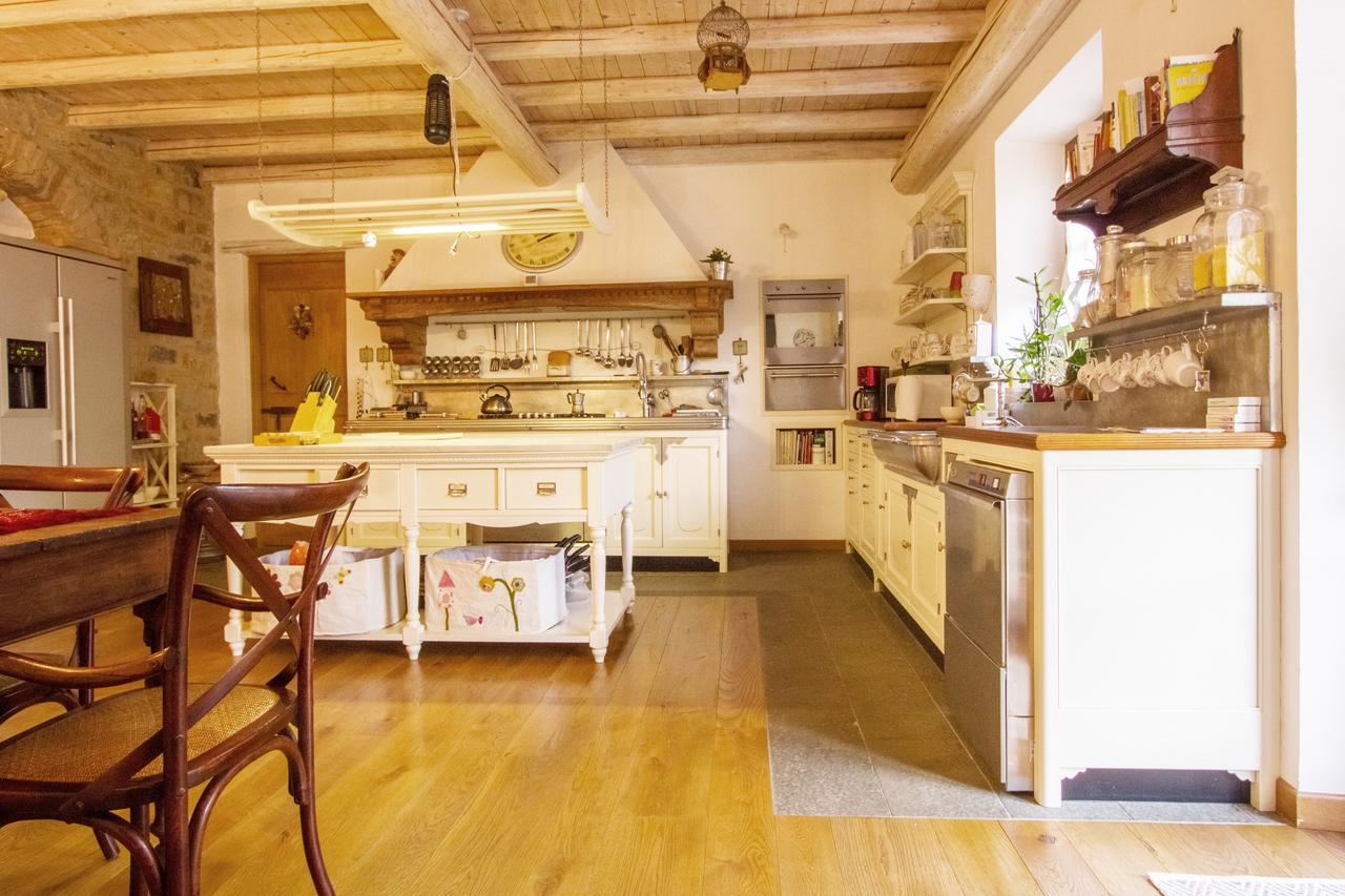 Il Giardino Di Rosmarino Bed & Breakfast Pontremoli Bagian luar foto
