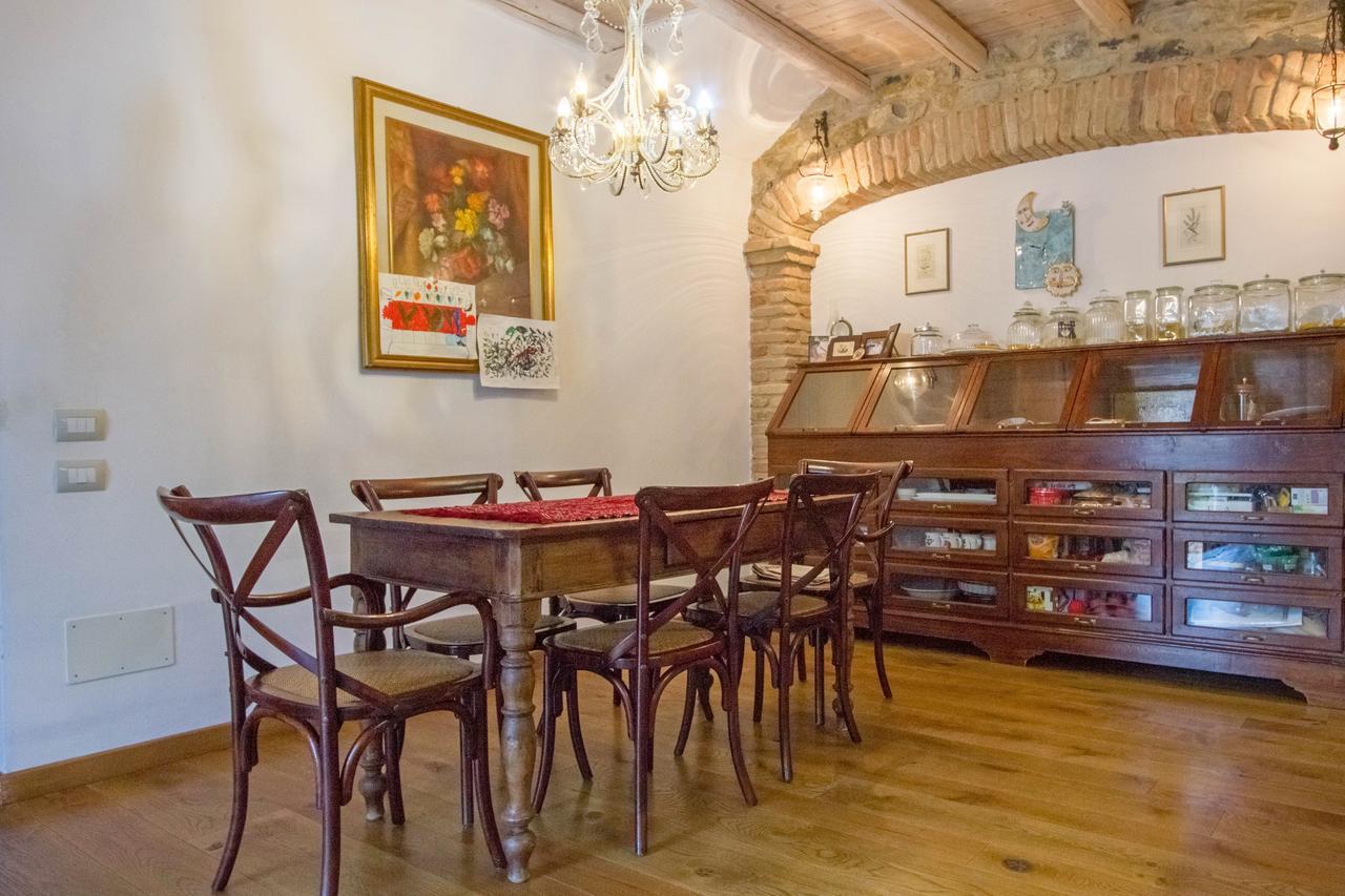 Il Giardino Di Rosmarino Bed & Breakfast Pontremoli Bagian luar foto